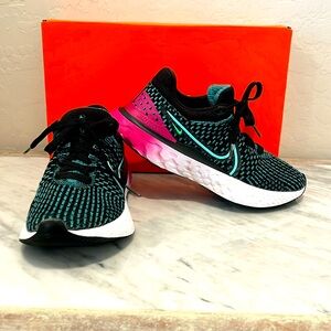 Women’s Nike Infinity React Flynit Black Mint 7.5